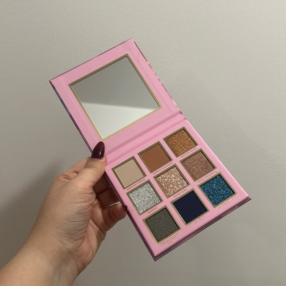 ELOISE BEAUTY GODDESS EYESHADOW PALETTE FULLSIZE 9 SHADES NIB - Picture 2 of 3